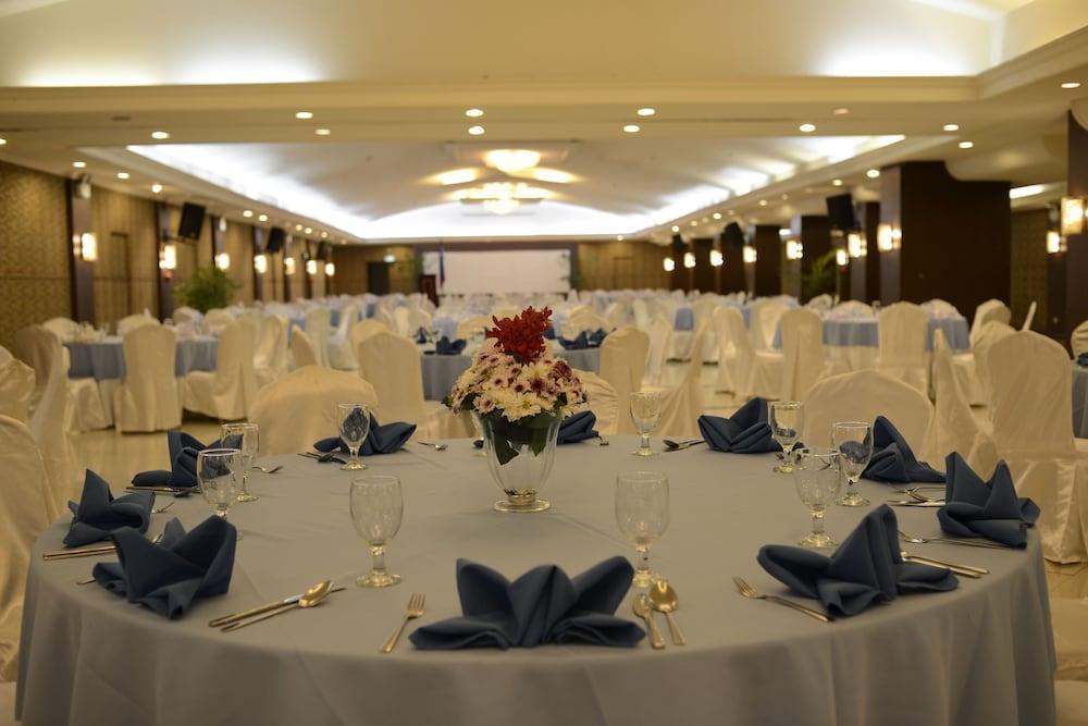 Grand Regal Hotel Davao City Eksteriør bilde