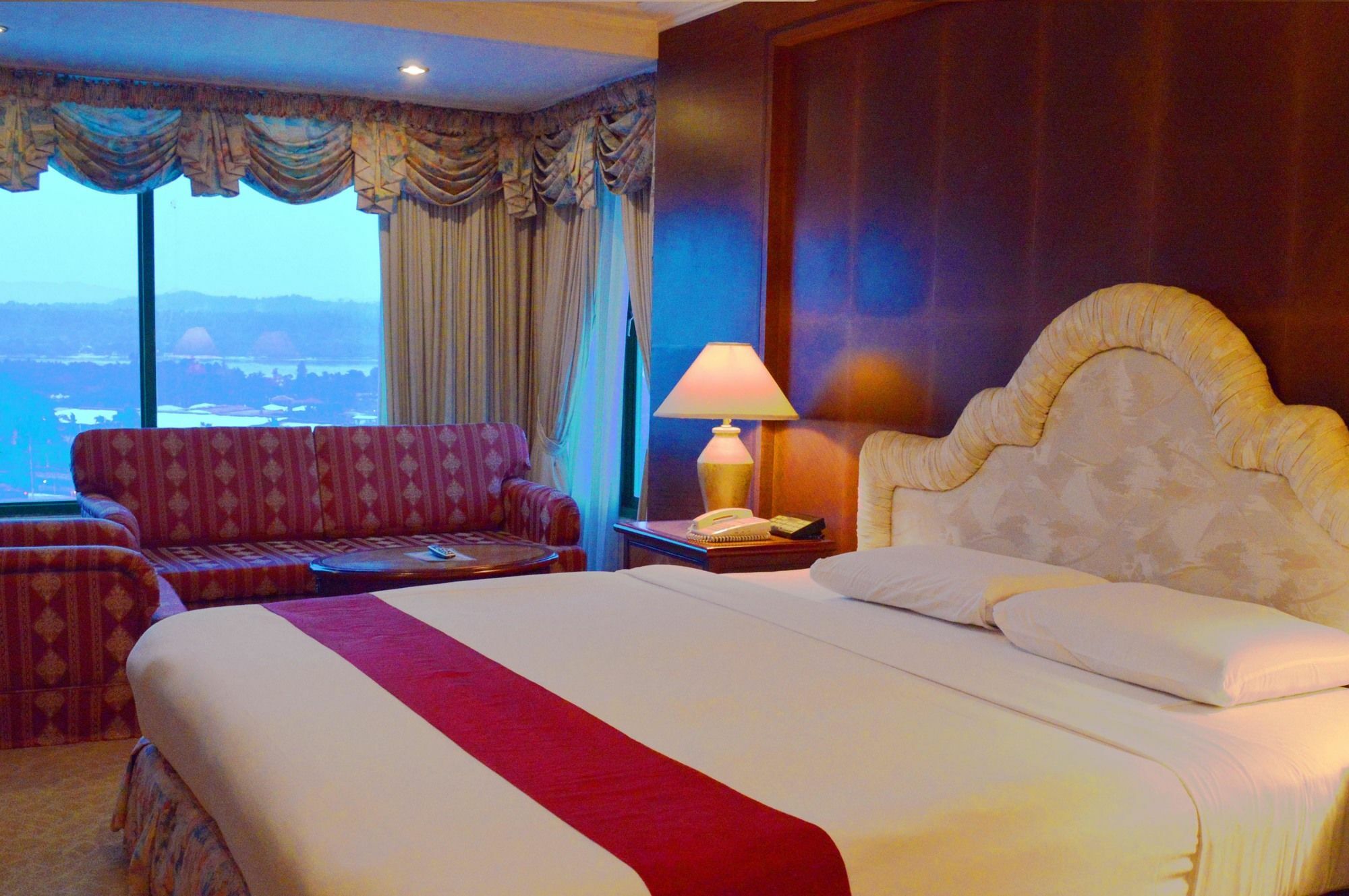 Grand Regal Hotel Davao City Eksteriør bilde