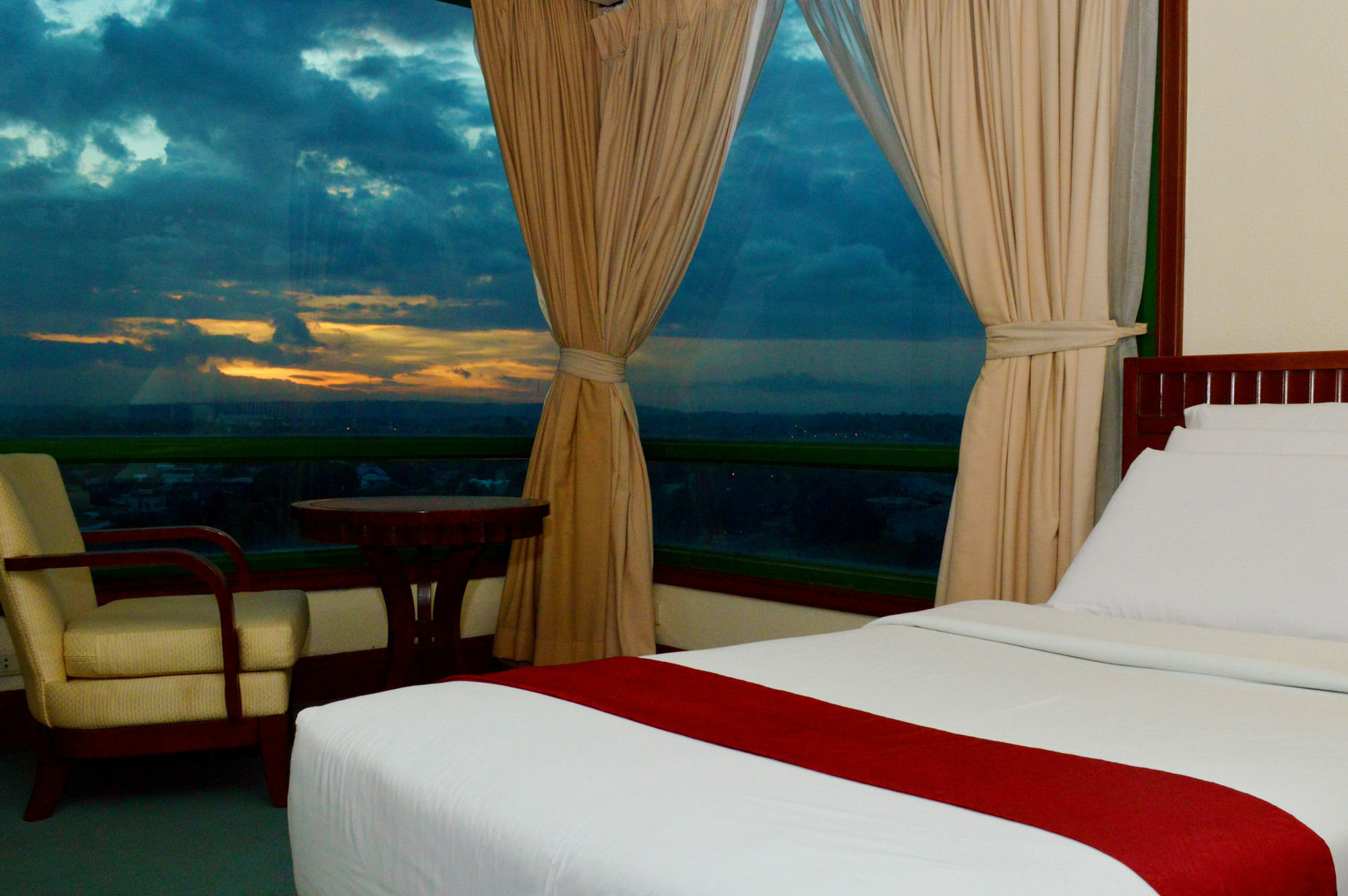 Grand Regal Hotel Davao City Eksteriør bilde